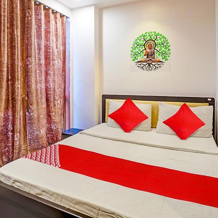 Hotel O Lotus Hotel Surat Exterior foto